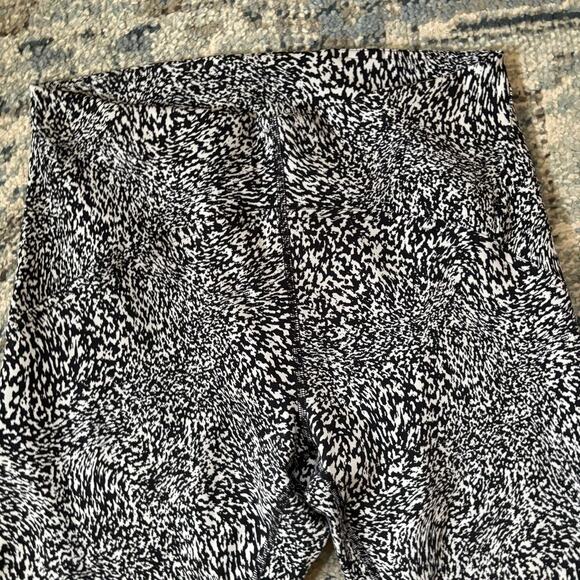 Lululemon InStill High-Rise Tight 25" - Picture 4 of 6